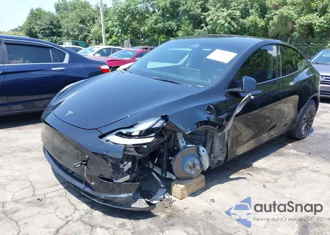 2024 Tesla Model Y Long Range Dual Motor All-Wheel Drive from USA, damaged, VIN 7SAYGDEE1RA241395